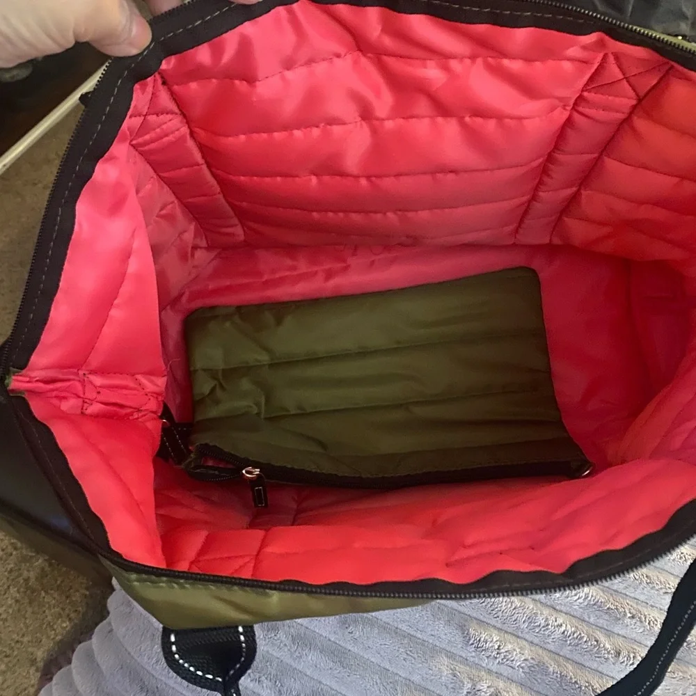 Scout Olive Green Quilted Bag - Picture 4 of 7